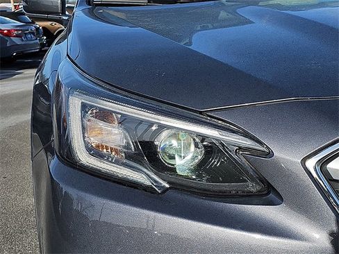 Used 2022 Subaru Outback Premium image 9