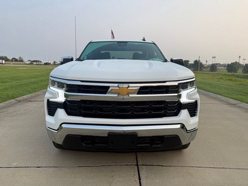 Used 2024 Chevrolet Silverado 1500 LT AWD/4WD image 13