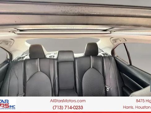 Used 2018 Toyota Camry XLE FWD image 20