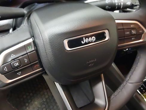 Used 2023 Jeep Compass Latitude w/ Convenience Group AWD/4WD image 23