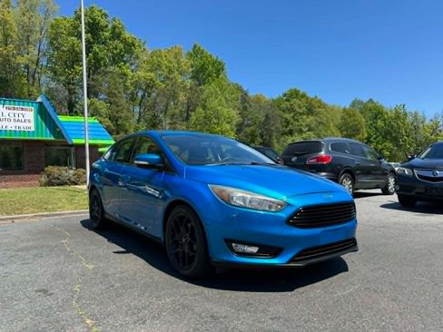 Used 2016 Ford Focus SE FWD image 3