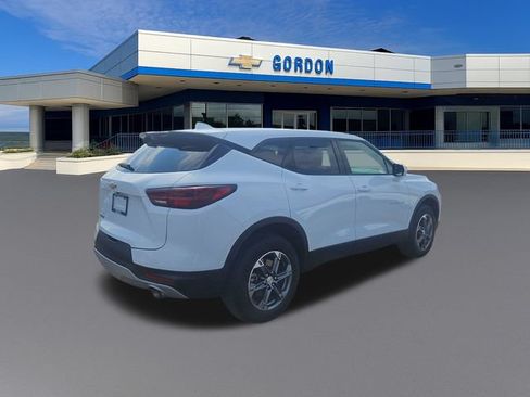Used 2024 Chevrolet Blazer LT FWD image 5