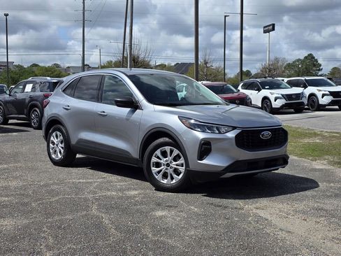 Used 2024 Ford Escape Active w/ Cold Weather Package image 2