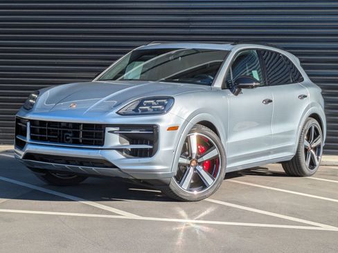 New 2026 Porsche Cayenne S image 1
