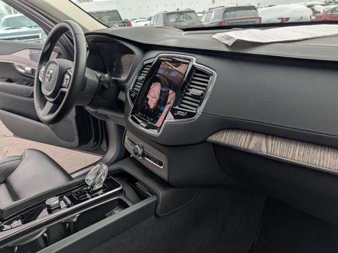 Used 2023 Volvo XC90 T8 Ultimate image 24