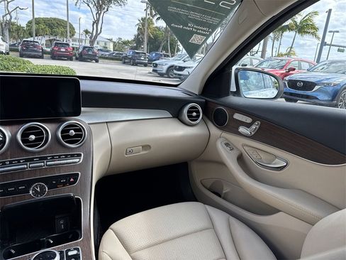 Used 2019 Mercedes-Benz C 300 Sedan image 16