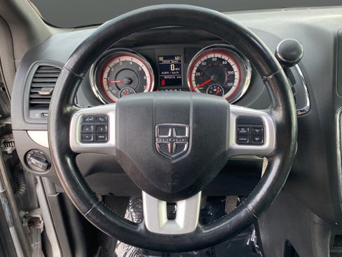 Used 2019 Dodge Grand Caravan GT FWD image 15