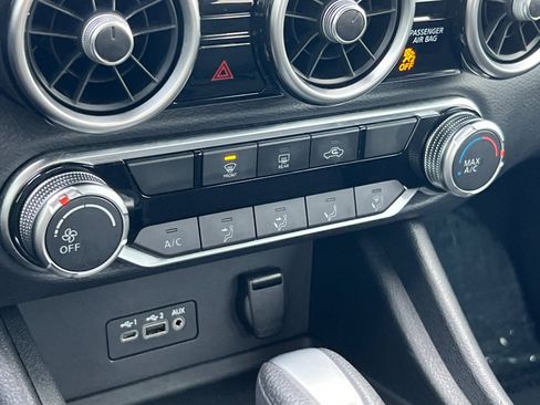 Used 2023 Nissan Sentra SV image 16