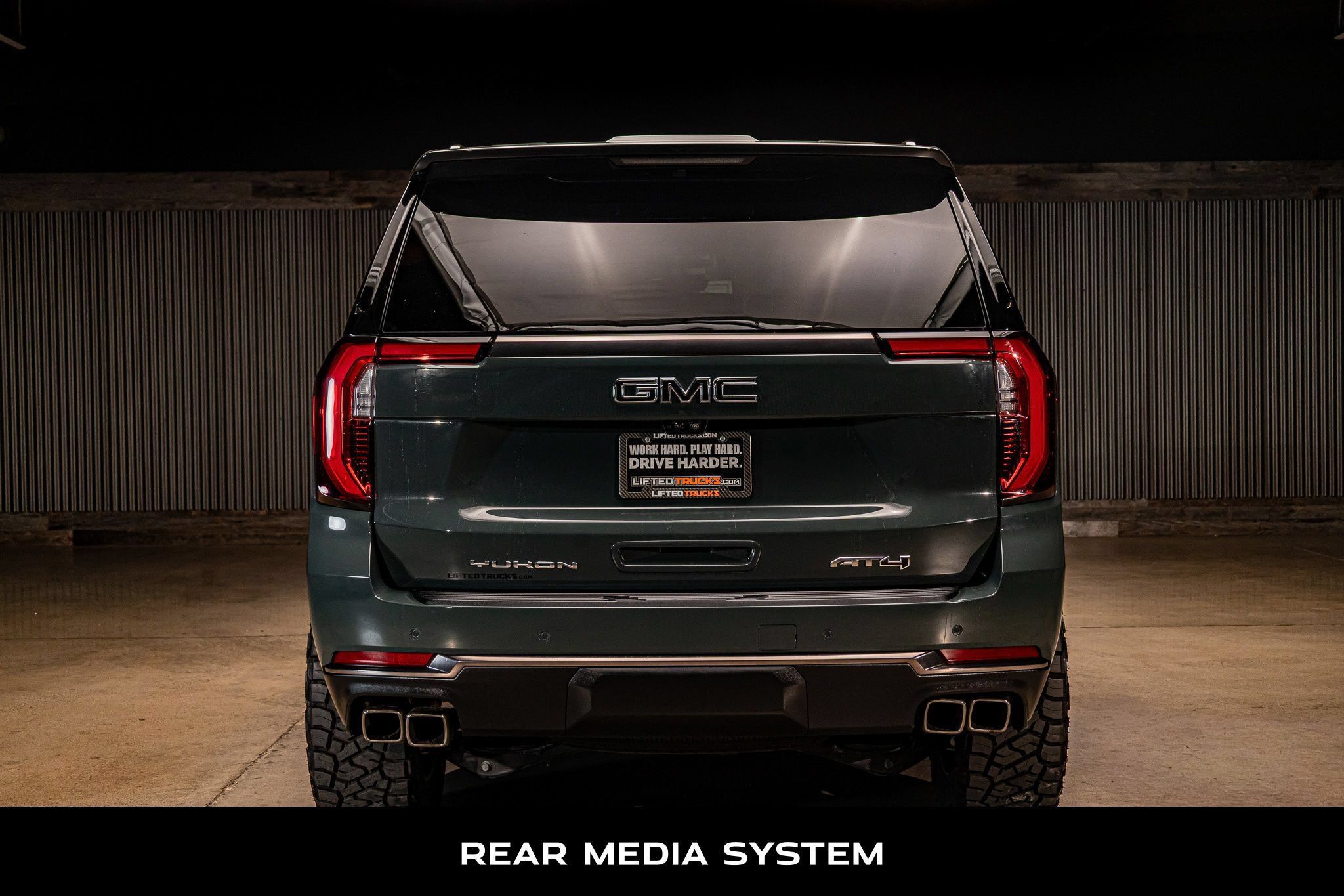 Used 2025 GMC Yukon AT4 Ultimate w/ LPO, Illumination Package AWD/4WD image 8