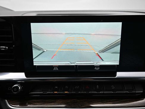 New 2025 GMC Sierra 1500 Elevation image 14