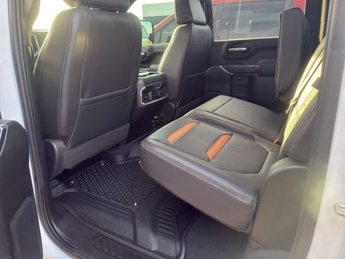 Used 2021 GMC Sierra 2500 AT4 w/ AT4 Preferred Package image 8