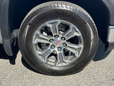 Used 2026 GMC Sierra 1500 SLT AWD/4WD image 14