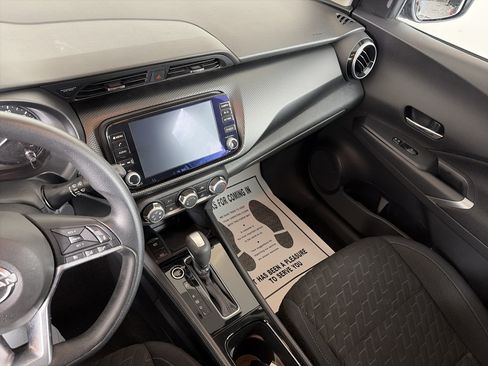 Used 2023 Nissan Kicks SV w/ Interior Electronics Package image 4