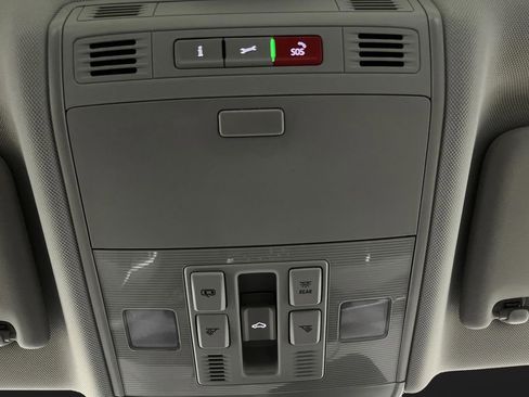 Used 2025 Volkswagen Jetta SEL image 25