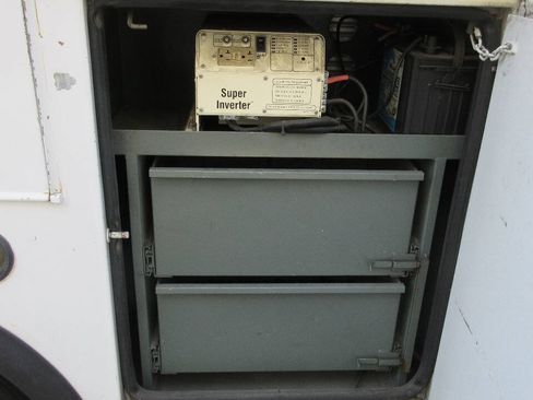 Used 2007 Ford F550 2WD Regular Cab Super Duty image 28