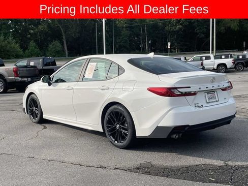 Used 2025 Toyota Camry SE FWD image 3
