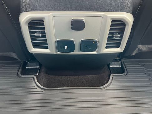Used 2019 Ford F150 Lariat image 22