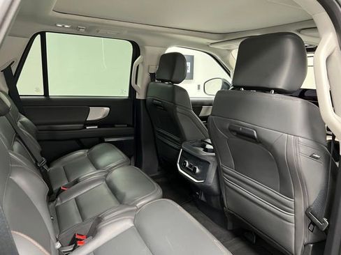 Used 2025 Ford Expedition Active AWD/4WD image 52