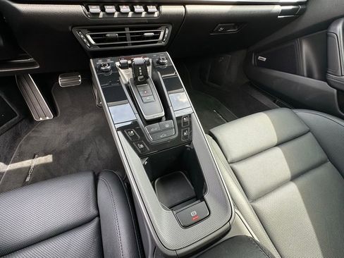 Certified 2022 Porsche 911 Carrera RWD image 31