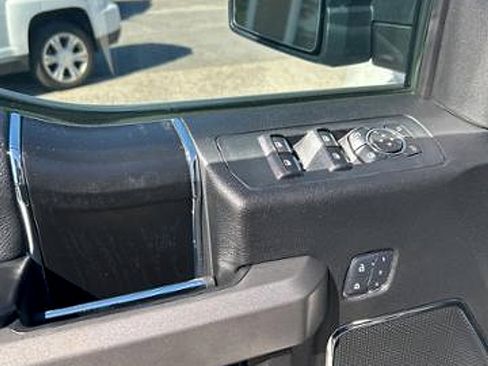 Used 2018 Ford F150 Platinum w/ Equipment Group 701A Luxury image 14