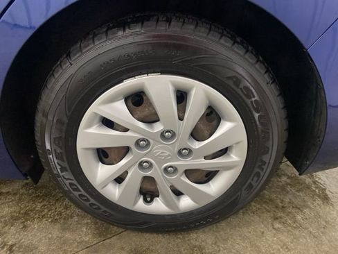 Used 2019 Hyundai Elantra SE image 9