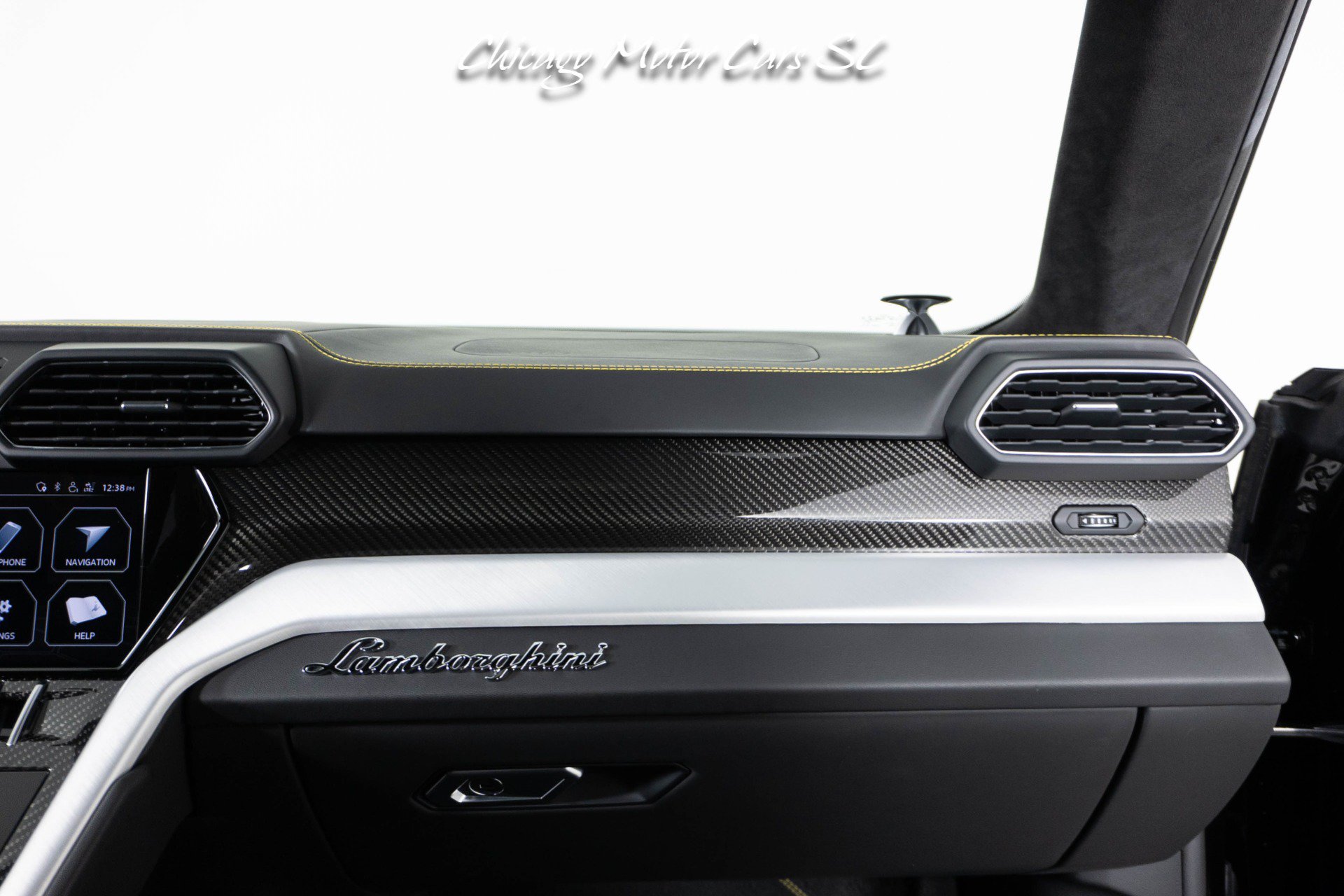 Used 2021 Lamborghini Urus AWD/4WD image 22