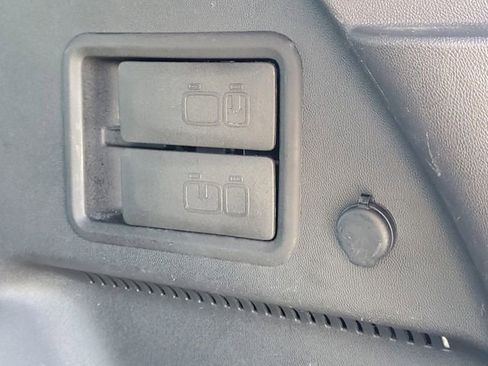 Used 2021 Chevrolet Equinox LT FWD image 8