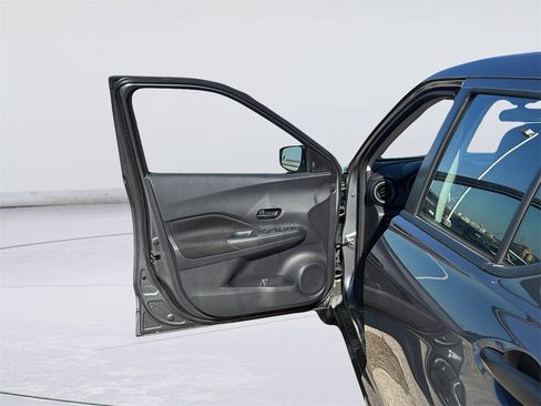 Used 2025 Nissan Kicks Play S image 27