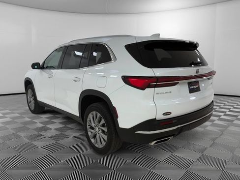 Certified 2025 Buick Enclave Preferred FWD image 3