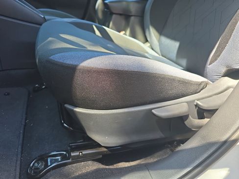 Used 2025 Nissan Versa SV w/ Trunk Package FWD image 21