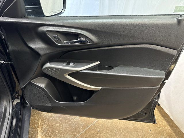 Used 2024 Chevrolet Trax RS w/ Driver Confidence Package FWD image 24