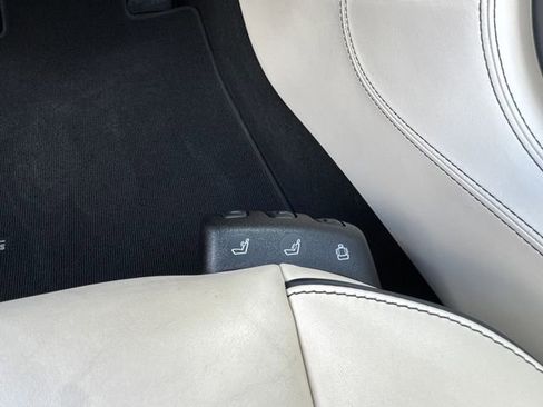 Used 2012 Mercedes-Benz SLS AMG Roadster image 19