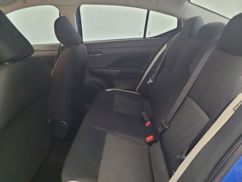Used 2021 Nissan Versa SV FWD image 18