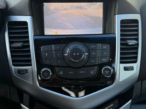 Used 2016 Chevrolet Cruze LT image 11