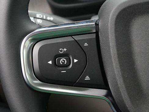New 2026 Volvo XC40 B5 Ultra w/ Climate Package AWD/4WD image 11