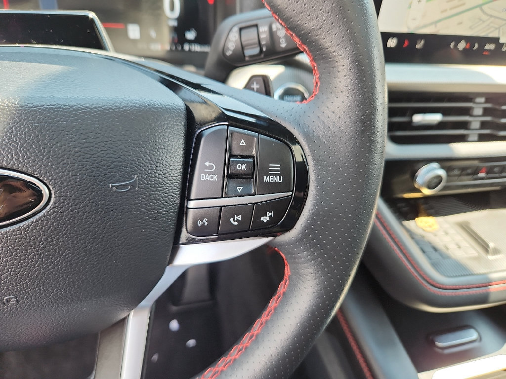 Used 2025 Ford Explorer ST AWD/4WD image 19