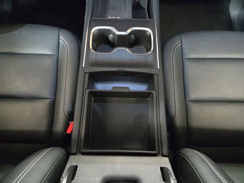 Used 2024 GMC Acadia Elevation image 20