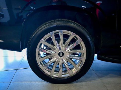 Used 2023 Cadillac Escalade ESV Premium Luxury AWD/4WD image 47