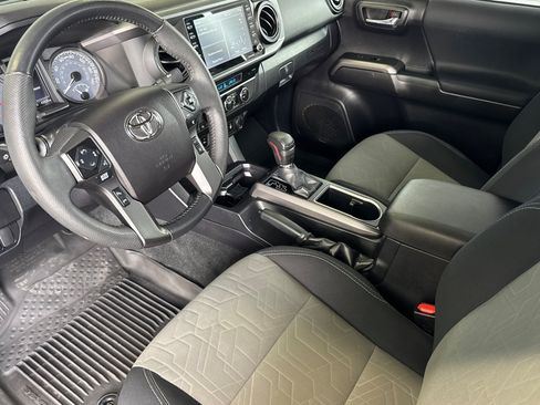 Certified 2021 Toyota Tacoma TRD Off-Road w/ Technology Package AWD/4WD image 9