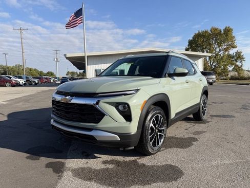 New 2026 Chevrolet TrailBlazer LT w/ Convenience Package image 2