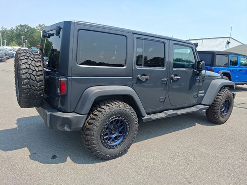 Used 2017 Jeep Wrangler Unlimited Sport w/ Quick Order Package 24S AWD/4WD image 6