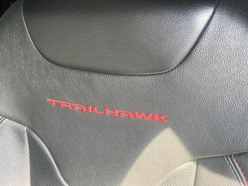 Used 2023 Jeep Compass Trailhawk w/ Trailhawk Elite Group AWD/4WD image 14