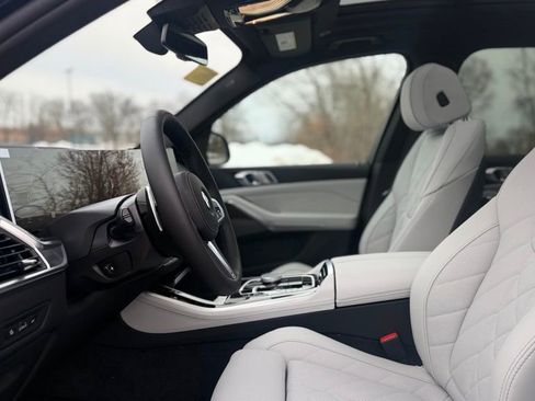 New 2026 BMW X5 xDrive40i w/ M Sport Package AWD/4WD image 15