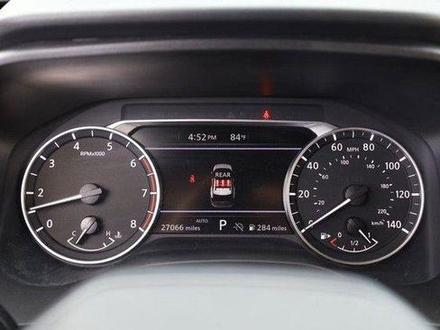 Used 2025 Nissan Rogue SV image 10