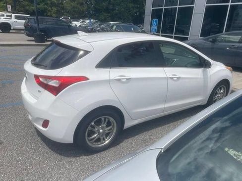 Used 2013 Hyundai Elantra GT FWD image 11