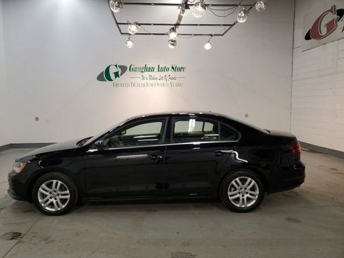 Used 2017 Volkswagen Jetta S image 3