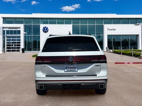 New 2026 Volkswagen Atlas Peak Edition AWD/4WD image 6