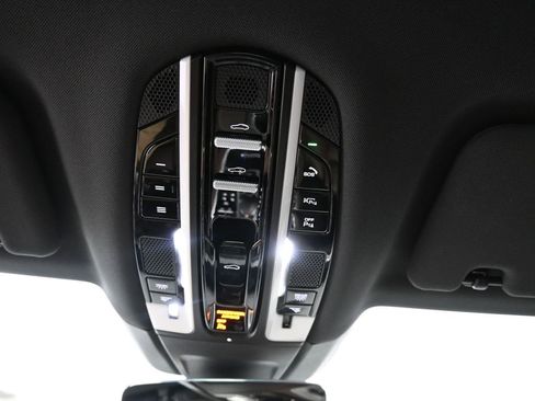 Used 2022 Porsche Panamera 4S image 22