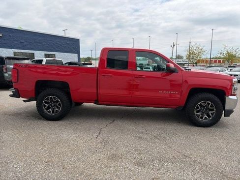 Used 2019 Chevrolet Silverado 1500 LT AWD/4WD image 6