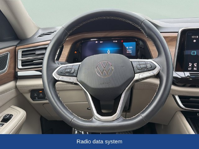 Used 2025 Volkswagen Atlas SE AWD/4WD image 9